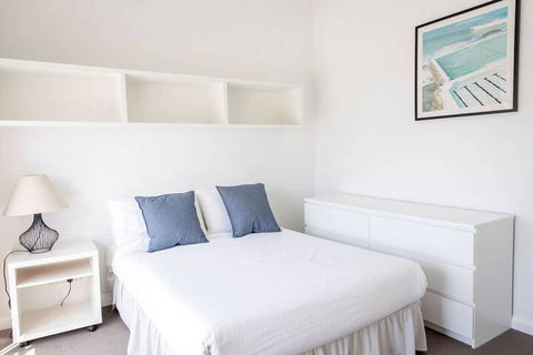 Stylish Executive Apartment With Balcony - Perths Hotel 6