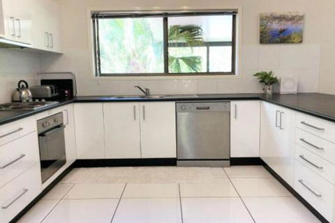 Sandy Palms 28 Moorooba Cr Beautiful Home With Wifi Air Con & Boat Parking - Perths Hotel 7