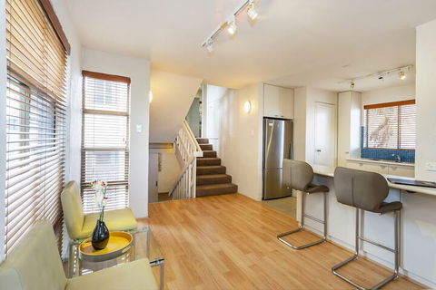 Como Mezzanine Retreat - Perths Hotel 6