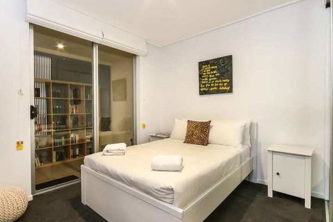 Large 3 Bedroom Apartment With River Views Near The Stadium - Perths Hotel 4