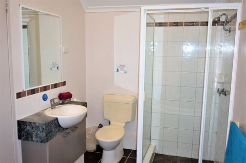 Osprey Holiday Village Unit 213 / 1 Bedroom - Perths Hotel 1