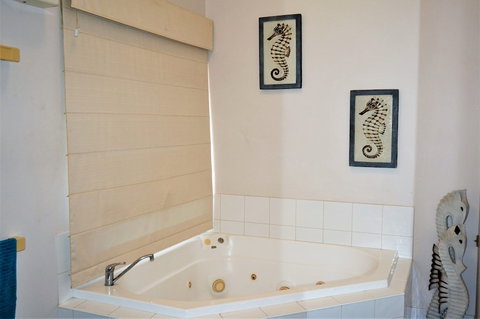 Osprey Holiday Village Unit 213 / 1 Bedroom - Perths Hotel 6