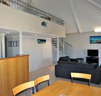 Osprey Holiday Village Unit 108 Serene 3 Bedroom Holiday Villa with a Pool in the Complex - Perths Hotel