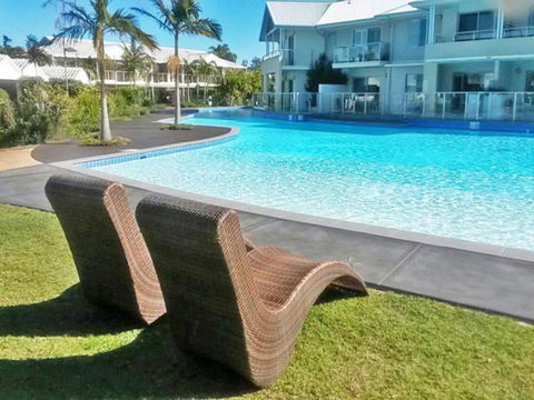 339 Pacific Blue 265 Sandy Pt Road HUGE RESORT LAGOON POOL - Perths Hotel 1