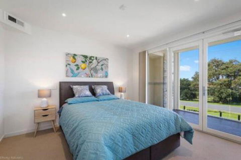 SEA NOOK Seconds From The Beach - Perths Hotel 3