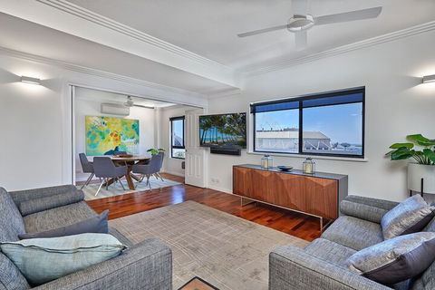 Belle Escapes Luxury Penthouse With Ocean Views - Perths Hotel 7