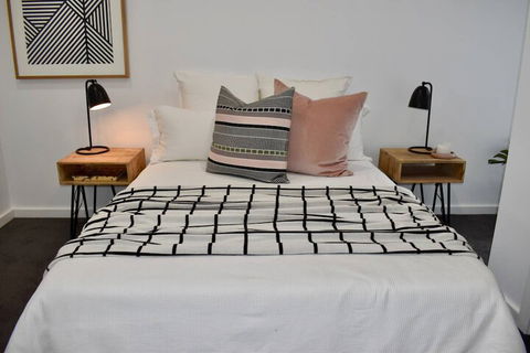 Brand New 2 Bed Apartment With Stunning City Views - Perths Hotel 7