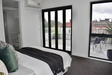 Brand New 2 Bed Apartment With Stunning City Views - Perths Hotel 6