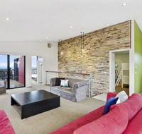 Ocean Views on Nicholson - Perths Hotel