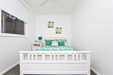 Dolphins Apartment - Perths Hotel 2