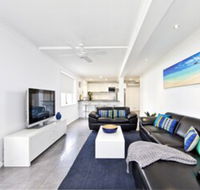 Dolphins Apartment - Perths Hotel