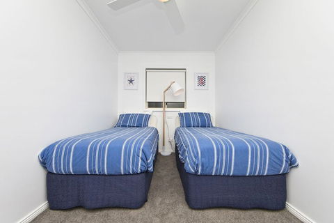 Dolphins Apartment - Perths Hotel 7