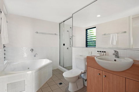 Oasis 25 Hamilton Island - Perths Hotel 4