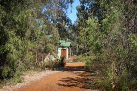 Bush N Waves - Perths Hotel 2