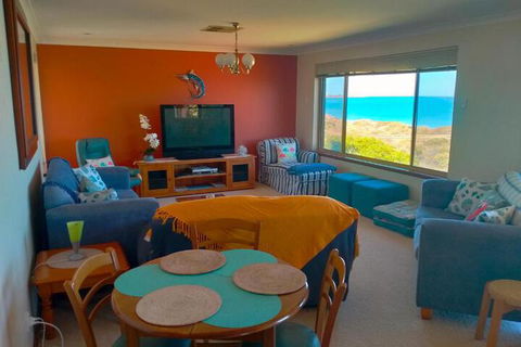 Watersun Beach House - Perths Hotel 2
