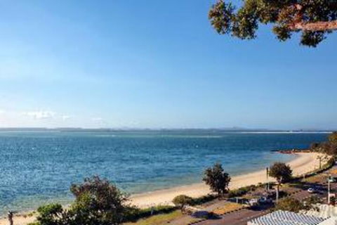 3 Bedroom House Classic View 2 / 49 Victoria Parade FREE WIFI - Perths Hotel 4