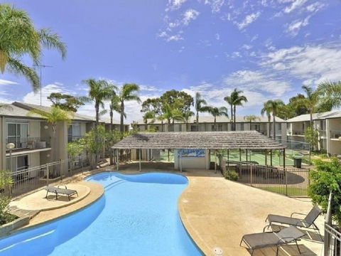 Resort Serviced Apartments - Mandurah - Perths Hotel 2