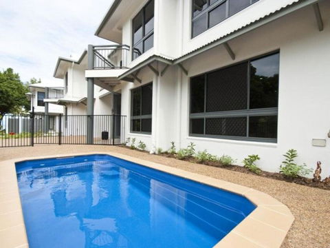 Woodville Beach Townhouse 6 - Perths Hotel 2