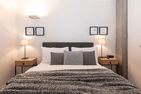 Luxury East Melbourne Apartment - Perths Hotel 3