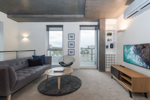 Luxury East Melbourne Apartment - Perths Hotel 7