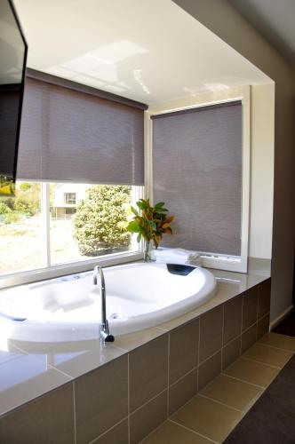 Daylesford Spa Villa One - Perths Hotel 6