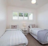 The White House Central Coolum with Spectacular Ocean Views  WiFi - Perths Hotel