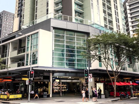 Apartments At 108 Albert - Perths Hotel 1