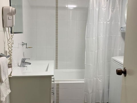 Waldorf Unit 409 The Entrance NSW - Perths Hotel 4