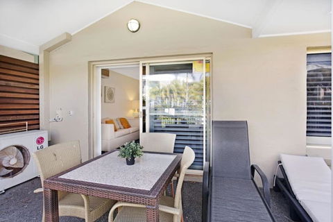 Pacific Blue Pool Spa & More Available In Complex! - Perths Hotel 6