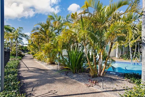 Pacific Blue Pool Spa & More Available In Complex! - Perths Hotel 3