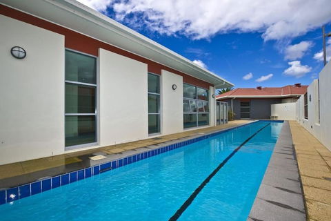 Pacific Blue Pool Spa & More Available In Complex! - Perths Hotel 5