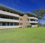 Right on the sands at Little Beach  walk to the heart of Nelson Bay - Perths Hotel