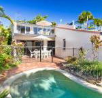 1 / 67 Noosa Parade - Perths Hotel