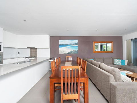 Barefoot Bliss At Fingal Bay - Perths Hotel 6