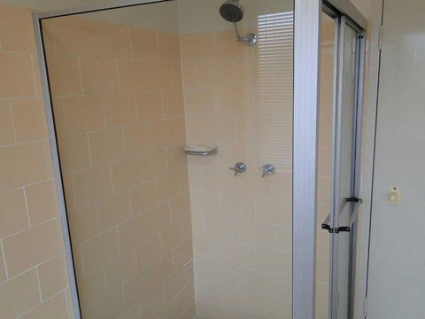 4 Adriana 83 Ronald Avenue Open Plan Living With Backyard - Perths Hotel 2