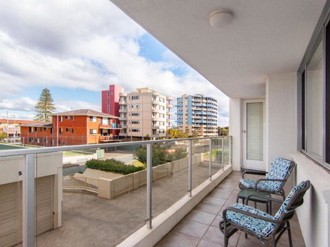 Oceanic 1 On Forster Main Beach! - Perths Hotel 3