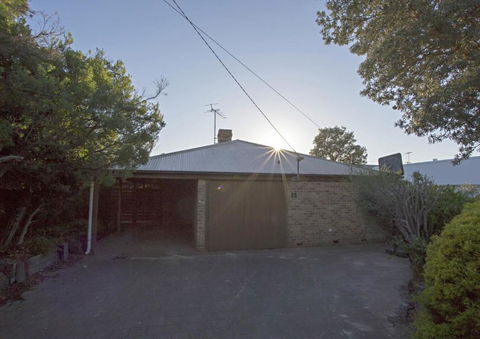 LOCKINGTON - Perths Hotel 2