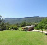 Bottlebrush Lodge Great views  a pool - Perths Hotel