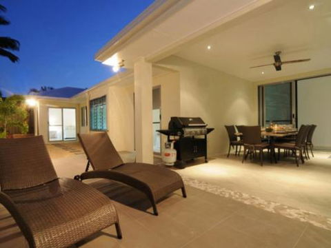BEACH RETREAT At PALM COVE - Perths Hotel 1