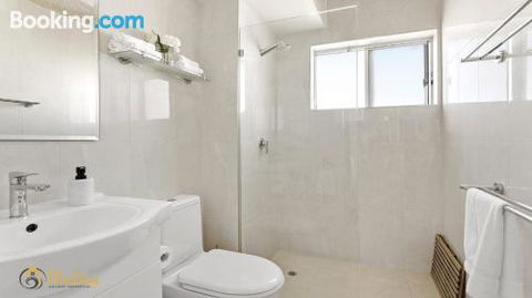Bella Vista Unit 4 Shoal Bay - Perths Hotel 3