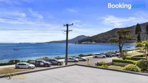 Bella Vista Unit 4 Shoal Bay - Perths Hotel 1