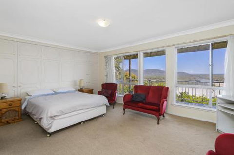 La Mer 19 Dulconghi Street - Perths Hotel 2