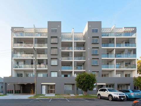 The Shoal Unit 309 / 4 8 Bullecourt Street - Perths Hotel 0
