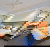 Sea Side 104 - Perths Hotel