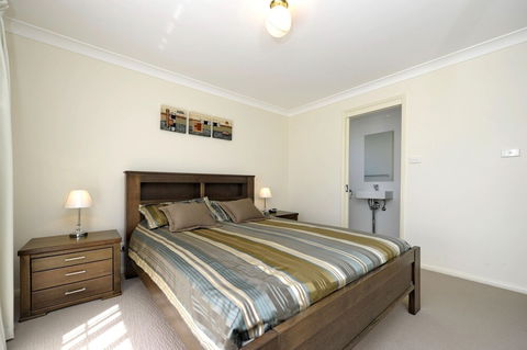 Reef Close 1 / 2 - Perths Hotel 5