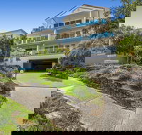 Impressive Views of Noosa Unit 8 Taralla 16 Edgar Bennett Avenue Noosa Heads - Perths Hotel