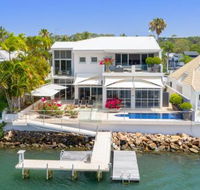 42 Noosa Parade - Perths Hotel