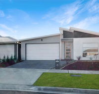 Brand New Home 10 mins to Beach Torquay Geelong Deakin Hospitals - Perths Hotel