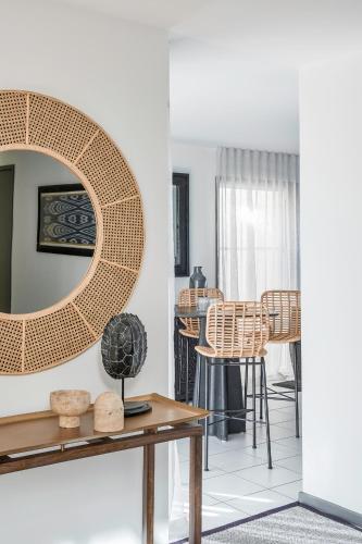 The Seaview Designer Beachfront House - Perths Hotel 6