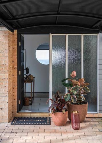 The Seaview Designer Beachfront House - Perths Hotel 1